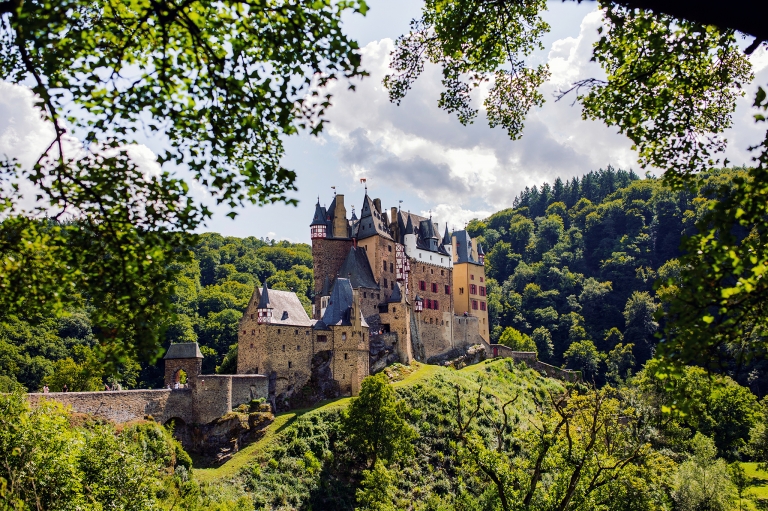 Life of a Traveler : California to Germany & Eltz Castle